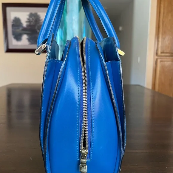 Louis Vuitton Blue Epi Leather Satchel - Picture 4 of 16